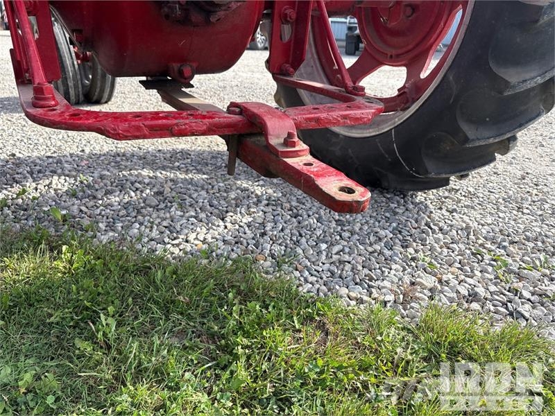 Farmall M 2WD Narrow Front Row Crop Antique Tractor Tractors