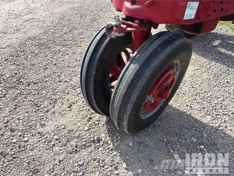 Farmall M 2WD Narrow Front Row Crop Antique Tractor Tractors