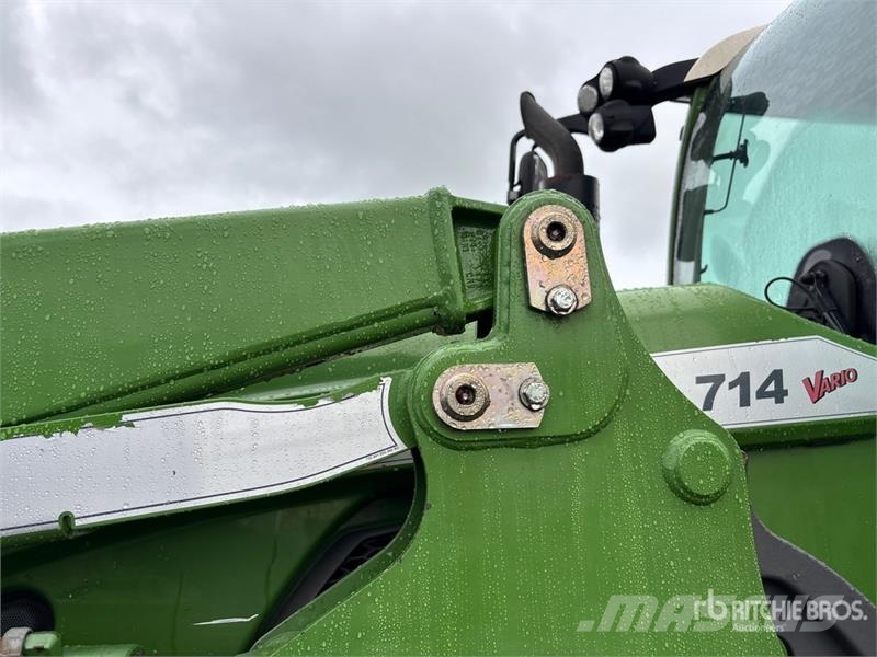 Fendt 714 Vario Tractoren