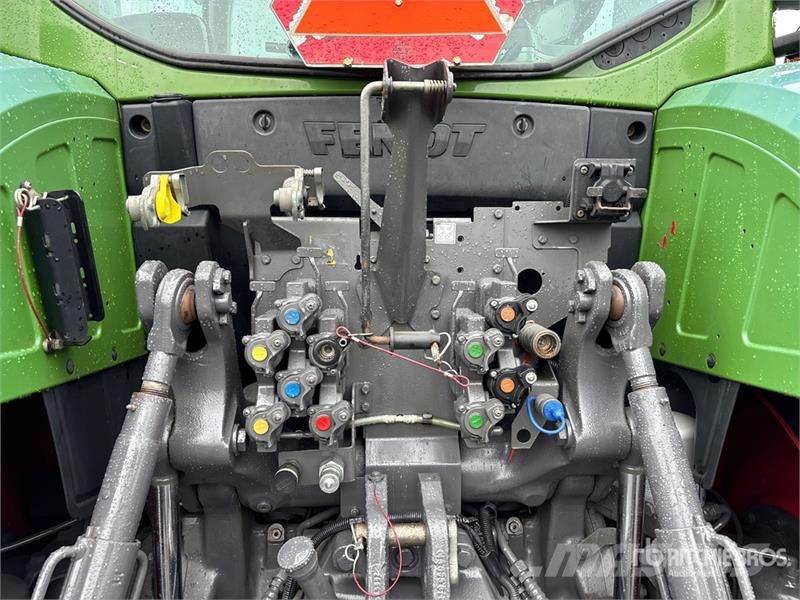 Fendt 714 Vario Tractoren