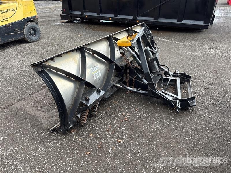 Fisher 8 ft Hydraulic Reversing Snow Plow - Fits Truck Snežne daske i plugovi