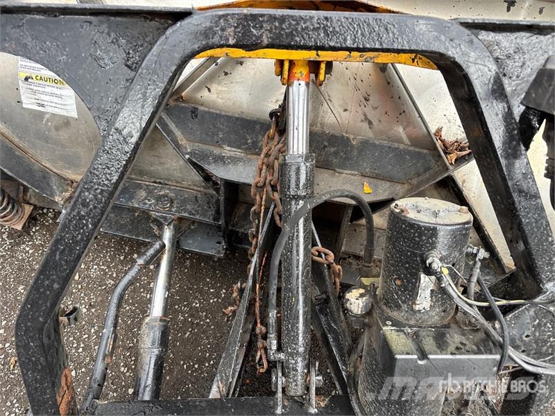 Fisher 8 ft Hydraulic Reversing Snow Plow - Fits Truck Snežne daske i plugovi