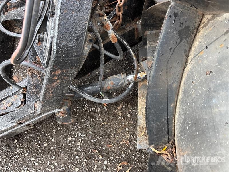 Fisher 8 ft Hydraulic Reversing Snow Plow - Fits Truck Snežne daske i plugovi