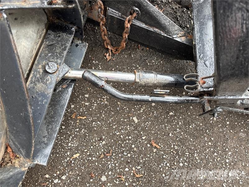 Fisher 8 ft Hydraulic Reversing Snow Plow - Fits Truck Snežne daske i plugovi