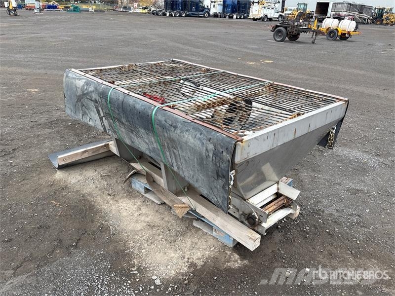 Fisher Electric Salt Spreader معدات نشر الرمال والملح