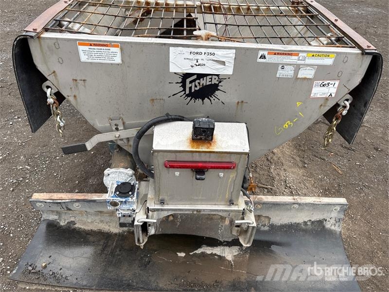 Fisher Electric Salt Spreader معدات نشر الرمال والملح