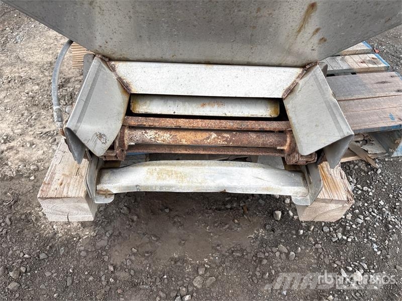 Fisher Electric Salt Spreader معدات نشر الرمال والملح