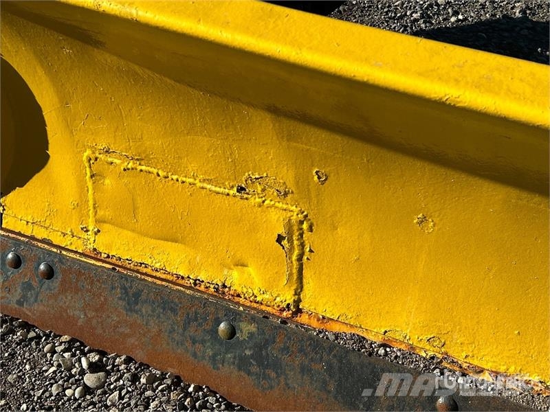 Fisher Minute Mount 8 ft 4 in Snow Plow Lumiaurat