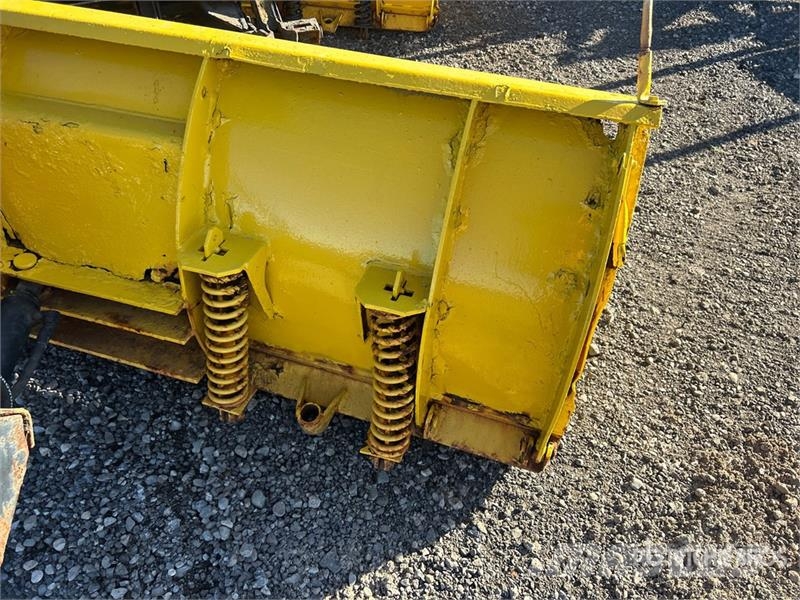 Fisher Minute Mount 8 ft 4 in Snow Plow Lumiaurat