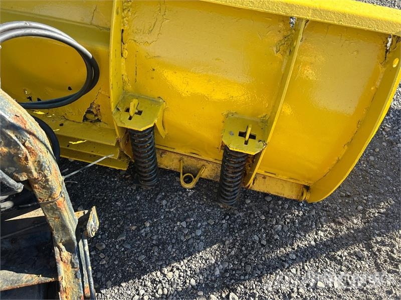 Fisher Minute Mount 8 ft 4 in Snow Plow Lumiaurat