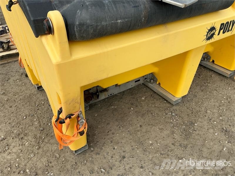Fisher Salt Spreader Розсіювачі солі та піску