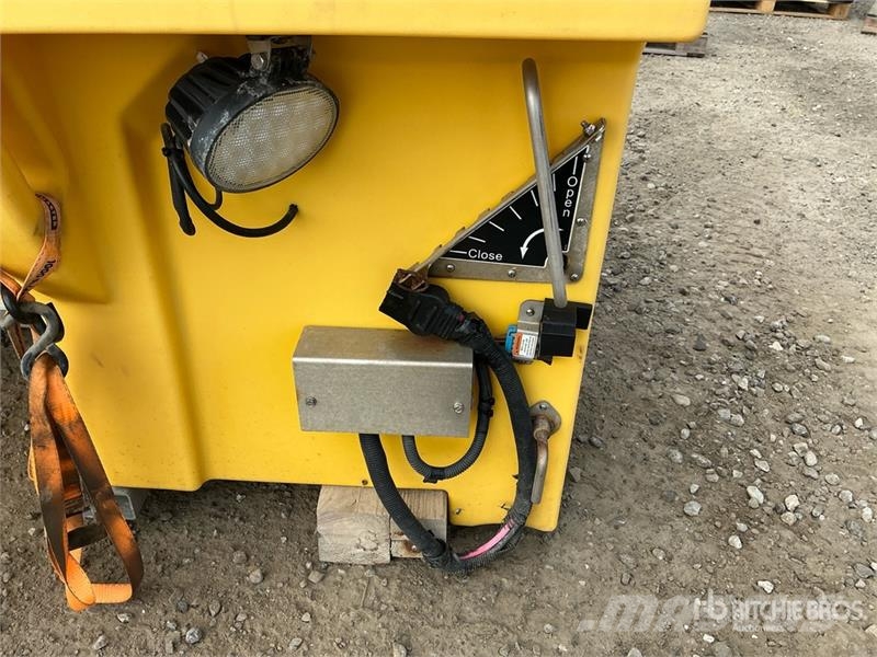 Fisher Salt Spreader Розсіювачі солі та піску