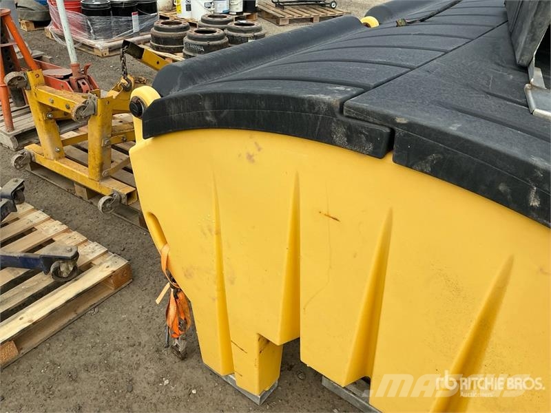 Fisher Salt Spreader Розсіювачі солі та піску