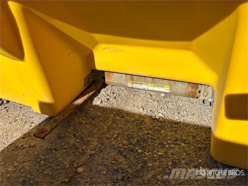Fisher Tempest P220C Salt Spreader - Fits Truck معدات نشر الرمال والملح