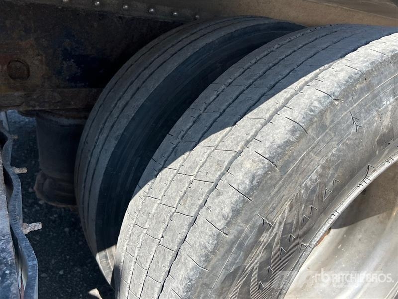 Fontaine 48 ft T/A Step Deck Trailer لوادر منخفضة