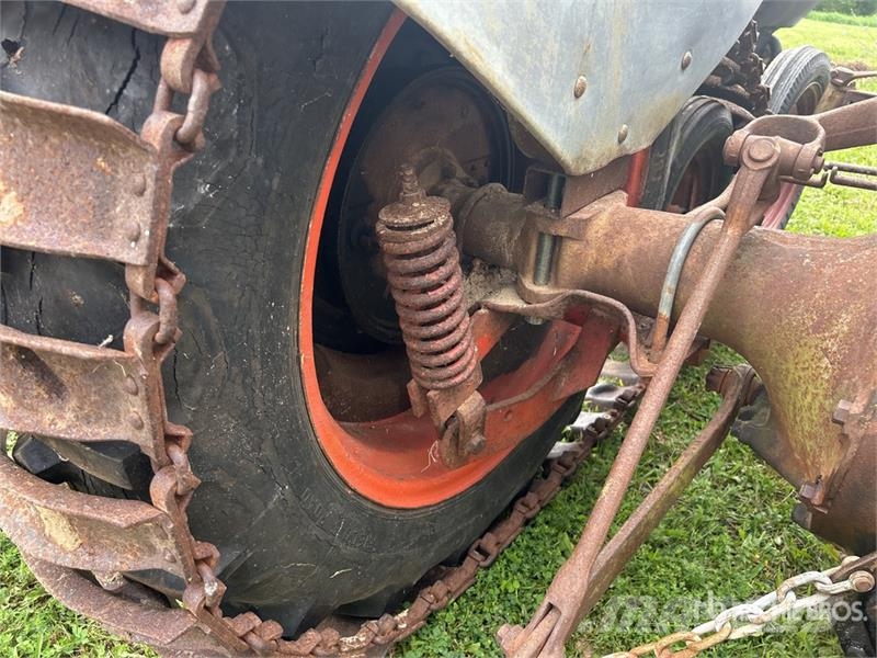 Ford 2WD Antique Tractor Tractors