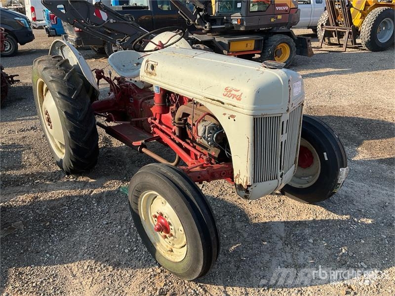 Ford 2WD Antique Tractor (Inoperable) Tractors