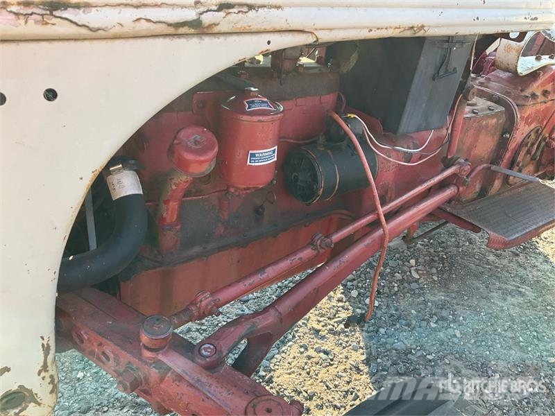 Ford 2WD Antique Tractor (Inoperable) Tractors