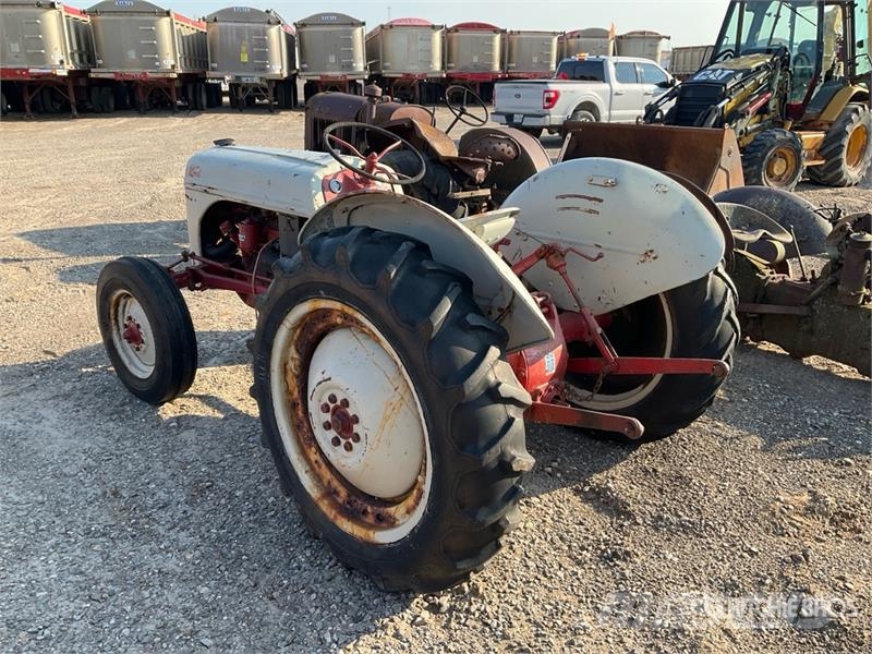 Ford 2WD Antique Tractor (Inoperable) Tractors