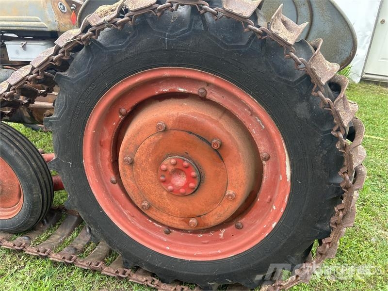 Ford 2WD Antique Tractor Tractors