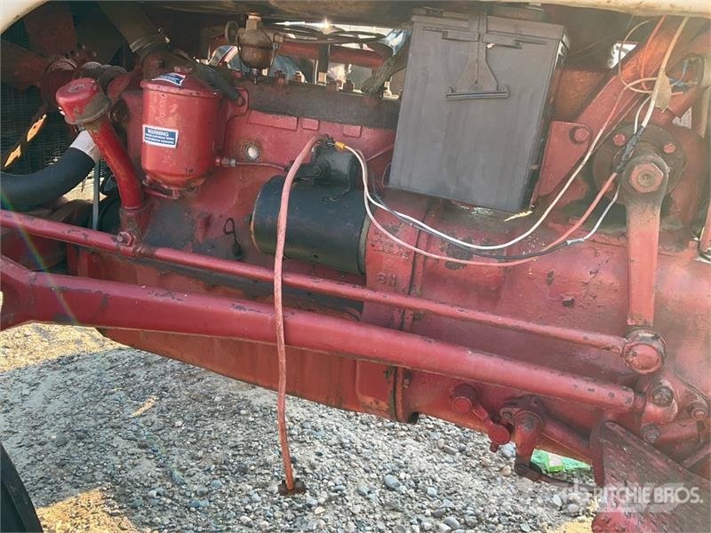Ford 2WD Antique Tractor (Inoperable) Tractors