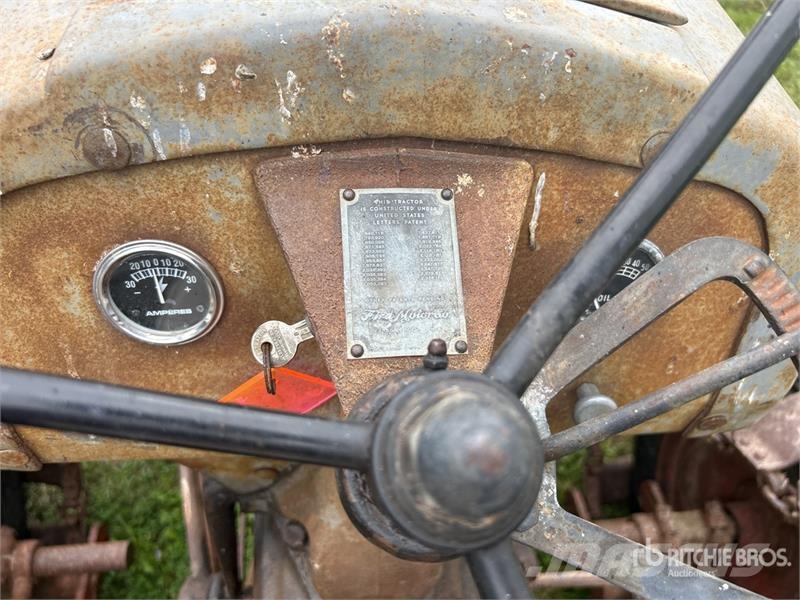 Ford 2WD Antique Tractor Tractors