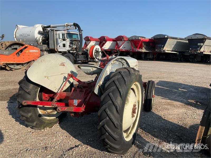 Ford 2WD Antique Tractor (Inoperable) Tractors