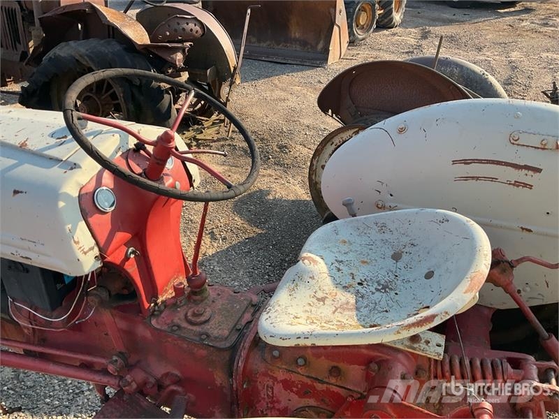 Ford 2WD Antique Tractor (Inoperable) Tractors