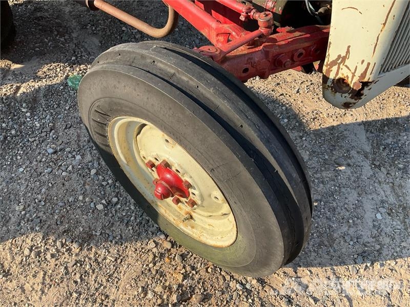 Ford 2WD Antique Tractor (Inoperable) Tractors