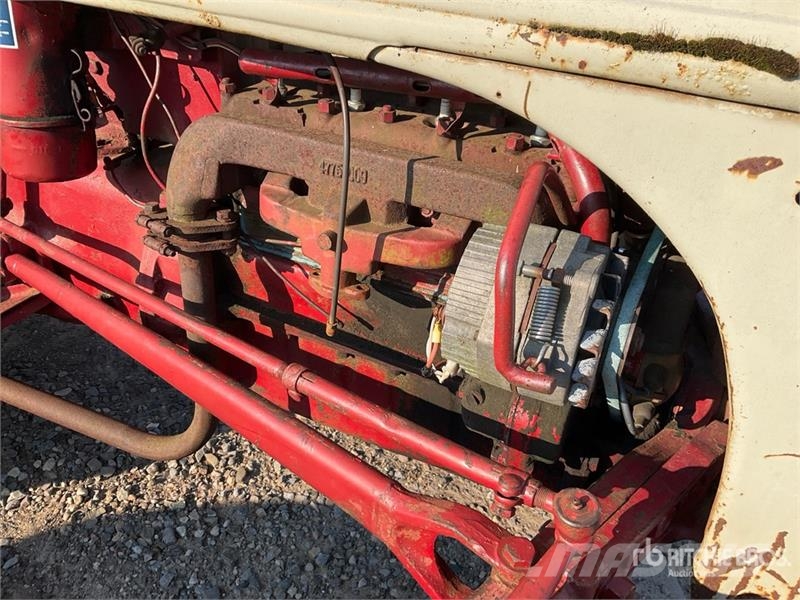 Ford 2WD Antique Tractor (Inoperable) Tractors