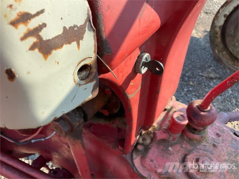 Ford 2WD Antique Tractor (Inoperable) Tractors