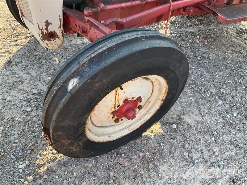 Ford 2WD Antique Tractor (Inoperable) Tractors