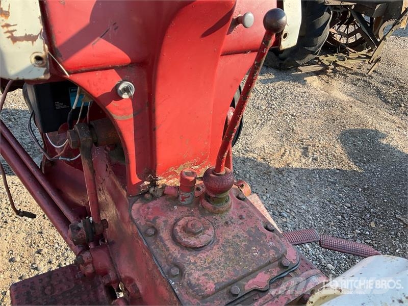 Ford 2WD Antique Tractor (Inoperable) Tractors