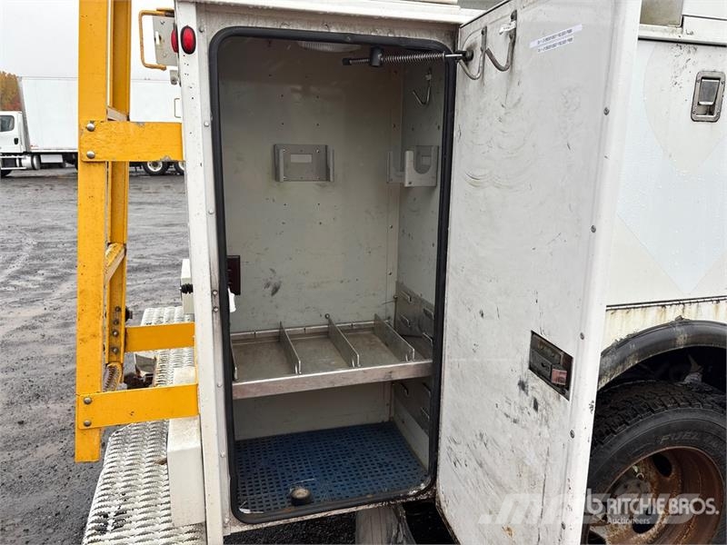 Ford 35 ft on Ford F-450 4x4 Van Mounted Aerial Lift Auto hoogwerkers