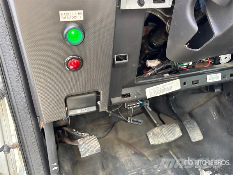 Ford 41 30 ft on Ford F-550 4x2 Van Mounted Aerial Lif Avtokošare