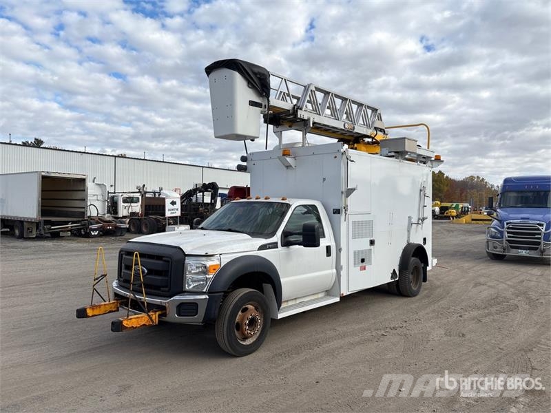 Ford 41 30 ft on Ford F-550 XL 4x2 Van Mounted Aerial Platforme aeriene montate pe camion
