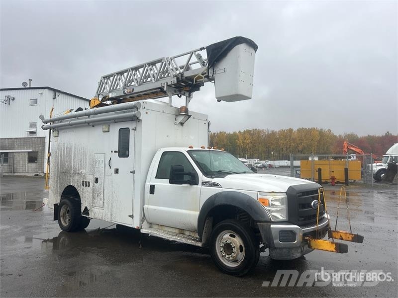 Ford 41 30 ft on Ford F-550 XLT 4x2 Van Mounted Aerial Auto hoogwerkers