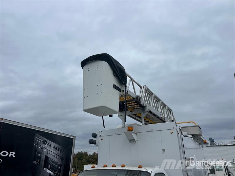 Ford 41 30 ft on Ford F-550 XL 4x2 Van Mounted Aerial Autoplošiny