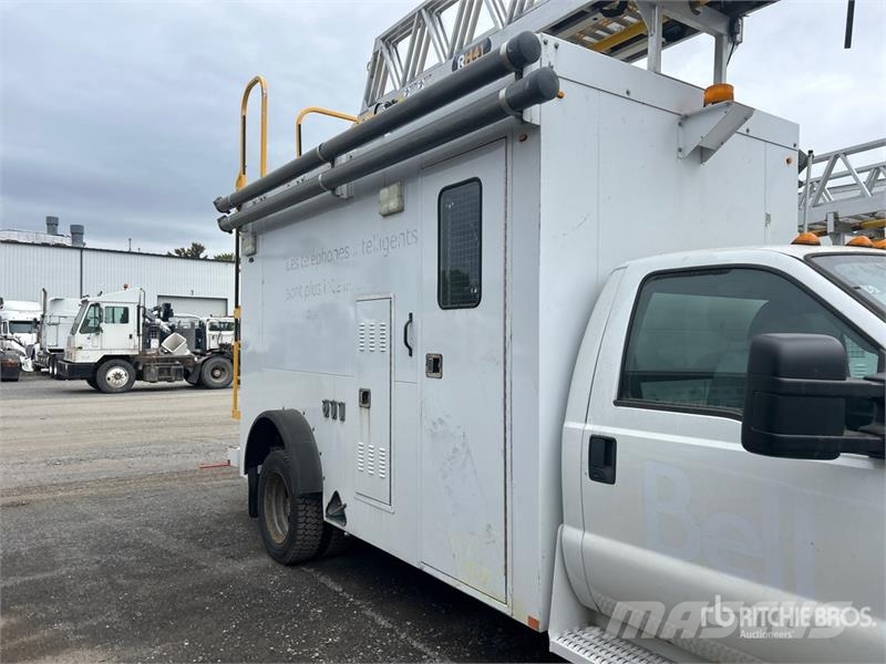 Ford 41 30 ft on Ford F-550 XL 4x2 Van Mounted Aerial Autoplošiny
