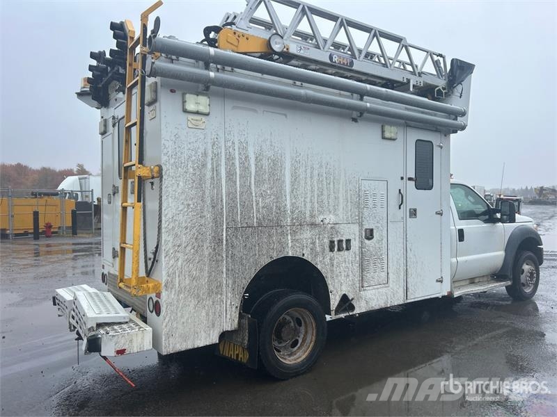 Ford 41 30 ft on Ford F-550 XLT 4x2 Van Mounted Aerial Auto hoogwerkers