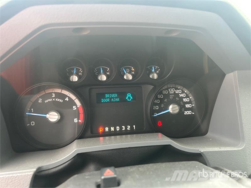 Ford 41 30 ft on Ford F-550 XLT 4x2 Van Mounted Aerial Auto hoogwerkers