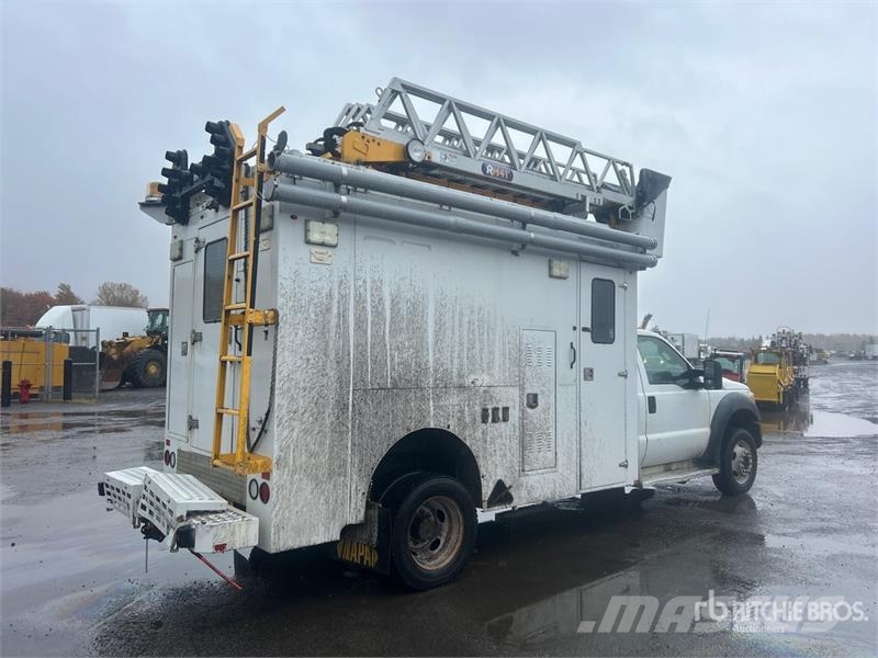 Ford 41 30 ft on Ford F-550 XLT 4x2 Van Mounted Aerial Auto hoogwerkers