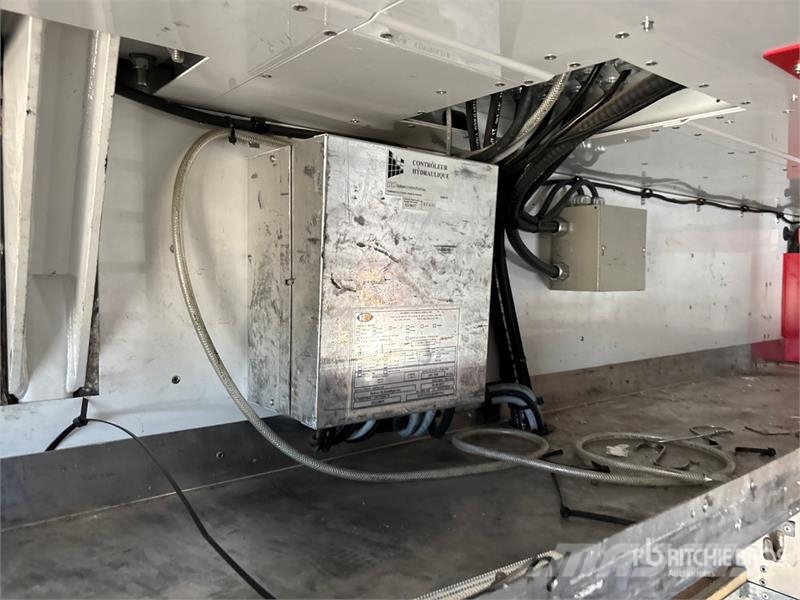 Ford 41 30 ft on Ford F-550 4x2 Van Mounted Aerial Lif Avtokošare