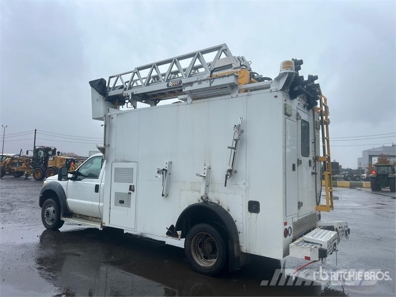 Ford 41 30 ft on Ford F-550 XLT 4x2 Van Mounted Aerial Auto hoogwerkers