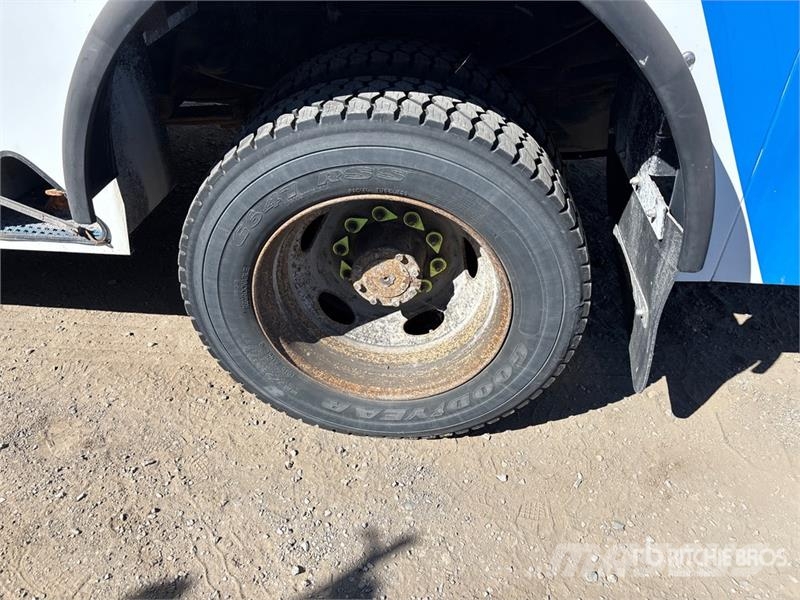 Ford 41 30 ft on Ford F-550 4x2 Van Mounted Aerial Lif Avtokošare