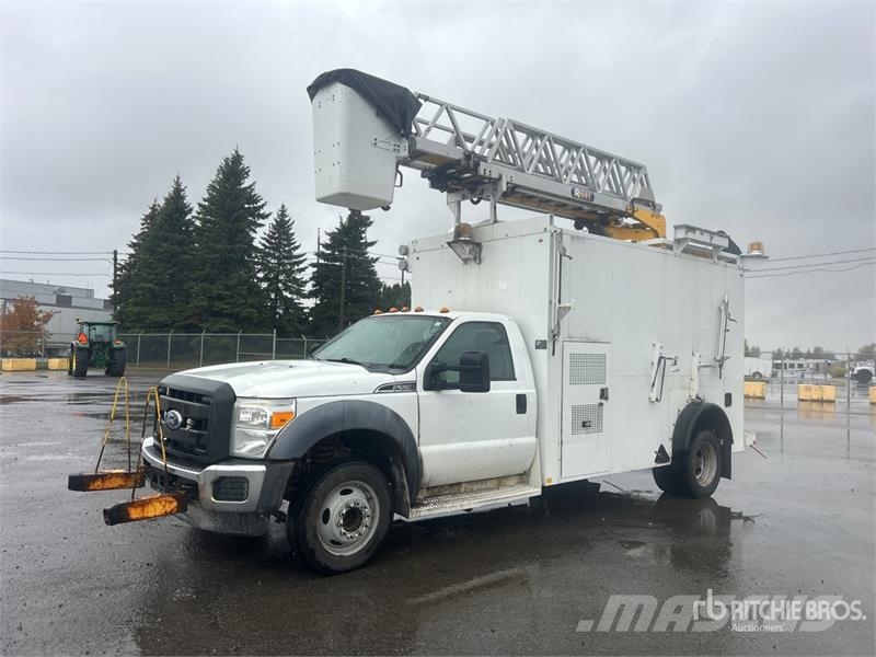 Ford 41 30 ft on Ford F-550 XLT 4x2 Van Mounted Aerial Auto hoogwerkers