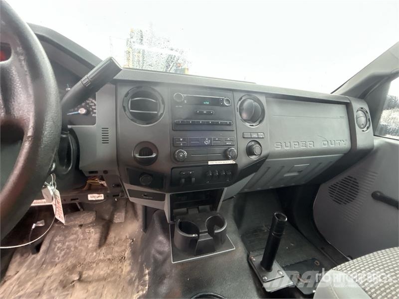 Ford 41 30 ft on Ford F-450 4x2 Van Mounted Aerial Lif Truck mounted platforms