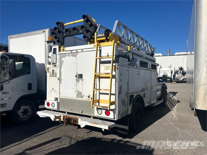 Ford 41 35 ft on  Ford F-450 XL 4x2 Van Mounted Aerial  Моторизирани платформи с талига