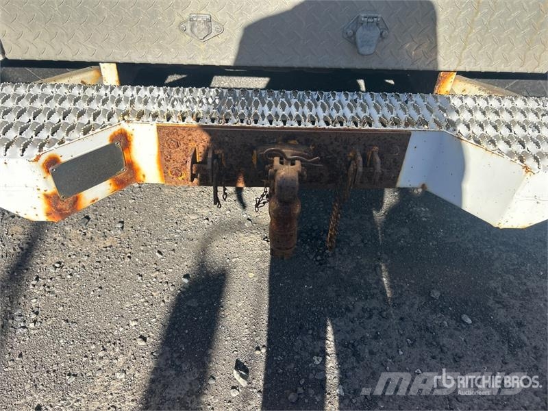 Ford 41 35 ft on  Ford F-450 XL 4x2 Van Mounted Aerial  Моторизирани платформи с талига