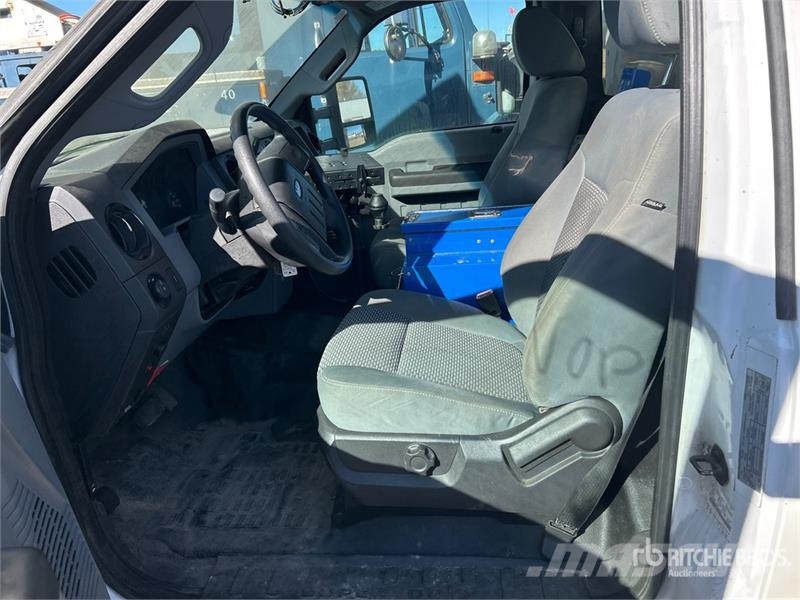 Ford 41 35 ft on  Ford F-450 XL 4x2 Van Mounted Aerial  Автовишки на базі вантажівки